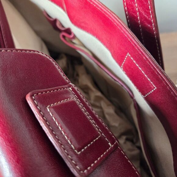 NWT CAROLEE DEEP RED LEATHER TOTE BAG SIZE LARGE - Picture 8 of 16